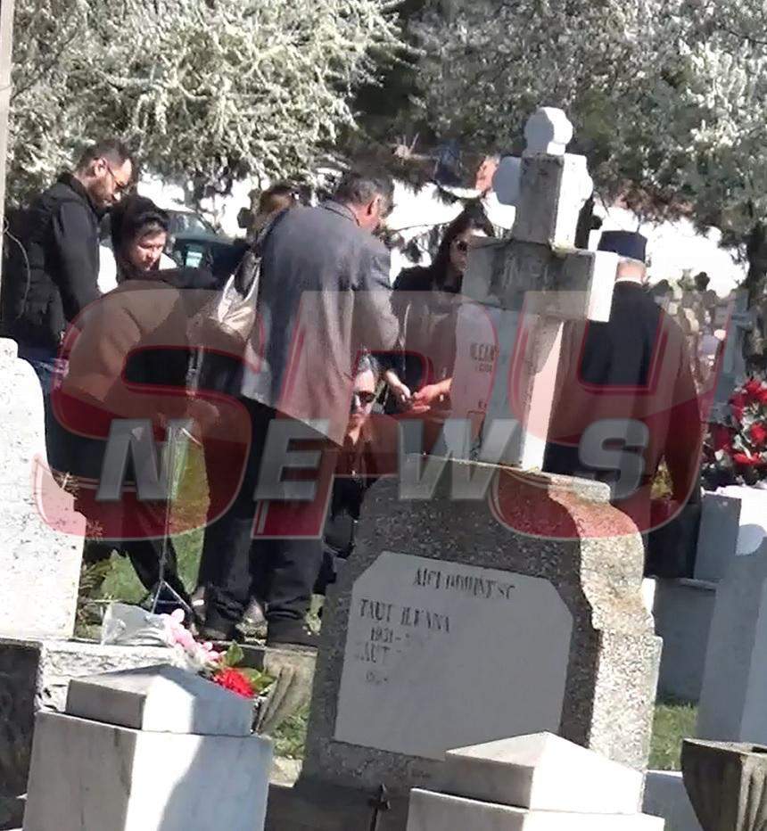 EXCLUSIV! Imagini sfâşietoare de la parastasul Ilenei Ciuculete! Cornel Galeş, în genunchi la mormânt! / VIDEO PAPARAZZI