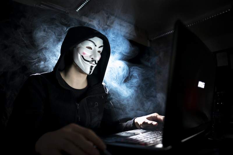 Mesajul hackerilor Anonymous către toţi posesorii de Android! Aşa afli dacă ai coversaţiile interceptate!