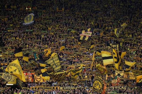 GALERIE FOTO /  Gest superb făcut de fanii Borussiei pentru cei ai lui AS Monaco, după atacul de la Dortmund!