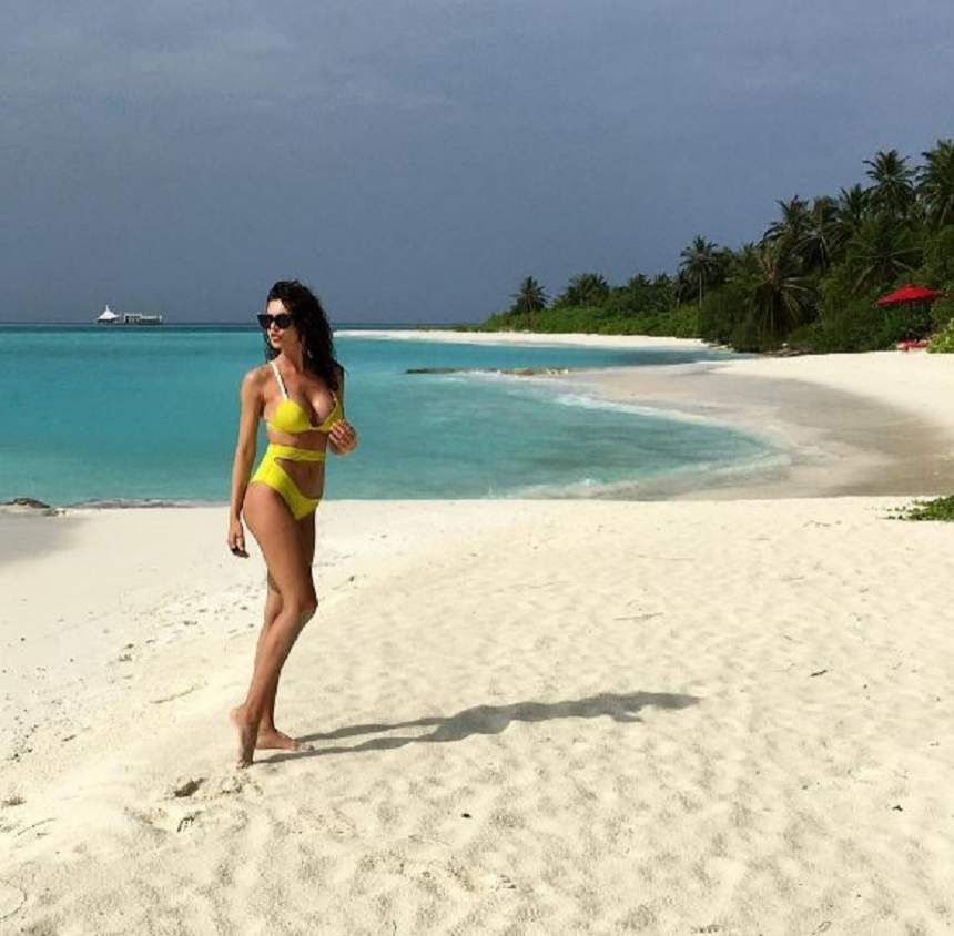 FOTO / Cristina Ich arată demențial în costum de baie! Frumoasa vedetă a pozat incendiar pe plaja din Maldive