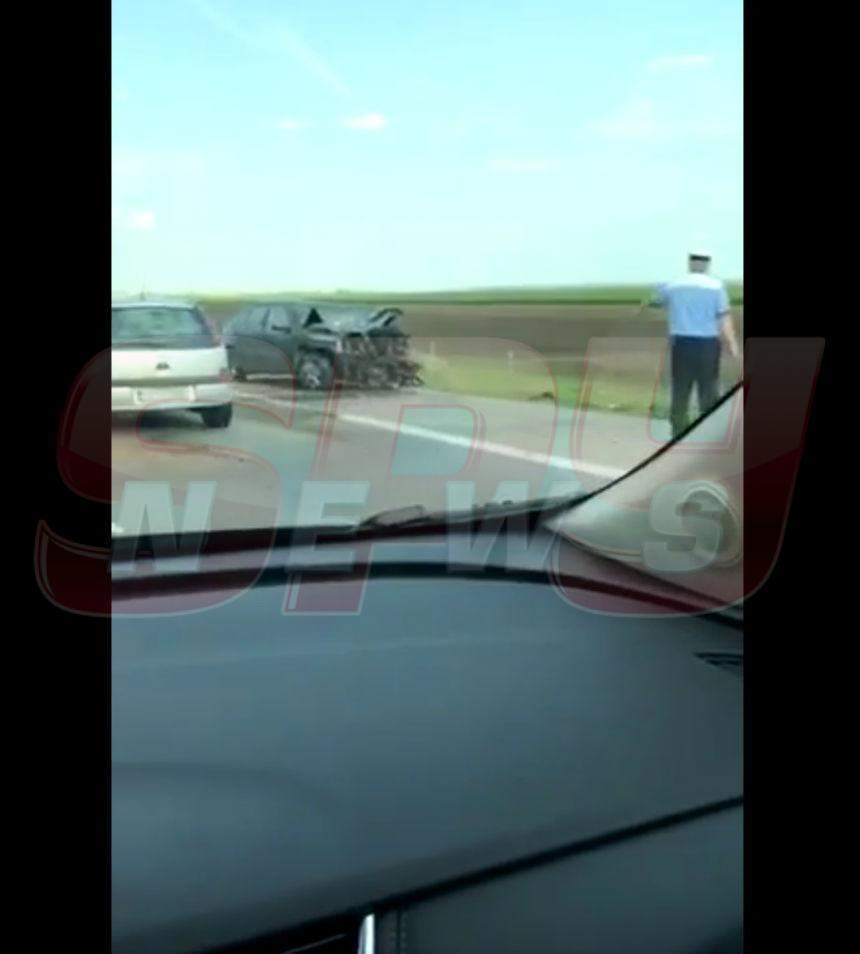 VIDEO / Accident cumplit pe A2! Circulaţia spre mare se desfăşoară cu dificultate