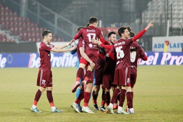 Victorie înecată în alcool! Trei jucători de la CFR Cluj s-au făcut criţă, după succesul cu Craiova! / VIDEO EXCLUSIV