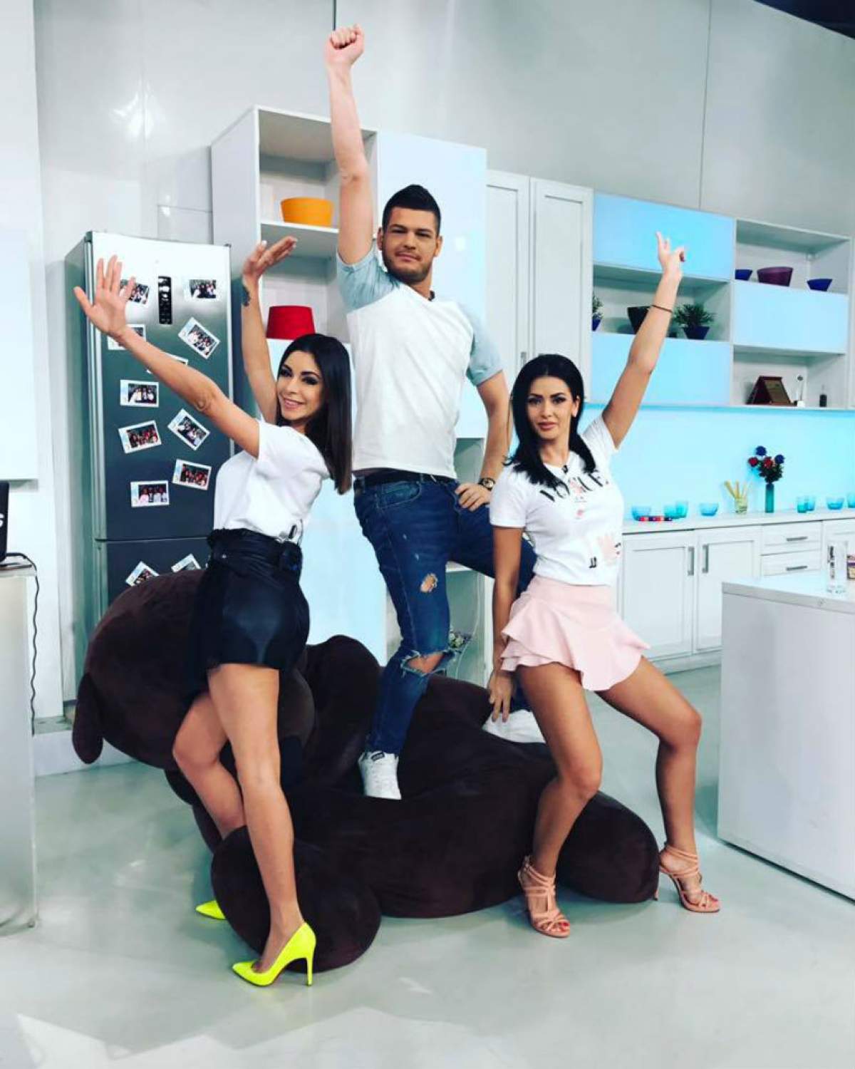 VIDEO / Clipe de coşmar! Natalia Mateuţ a căzut pe scări înainte să intre în emisiunea "Star Matinal": "M-am prins de hainele lui"