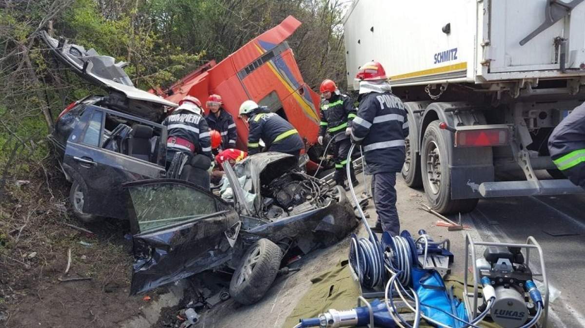 Accident teribil! Cinci oameni au murit în urma impactului violent, iar altul e în stare critică