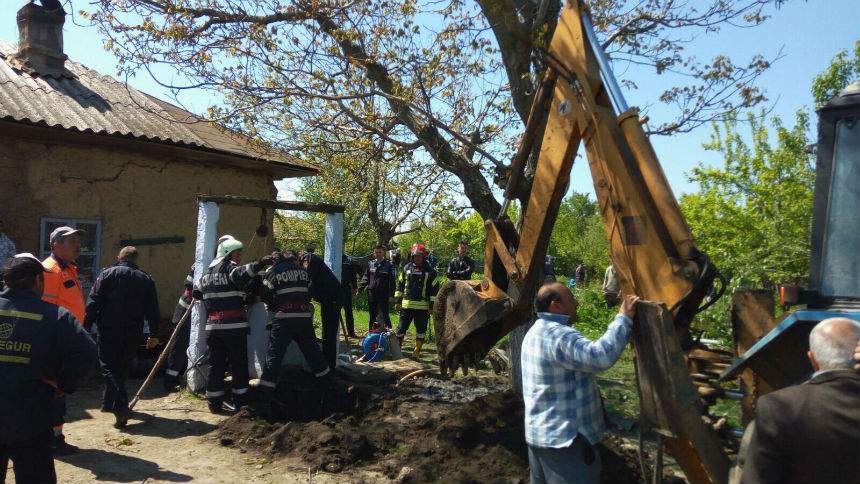 VIDEO / Vizită cu lacrimi în ochi! Cine a mers la spitalul unde e internat băiatul salvat dintr-un puţ, după aproape 12 ore