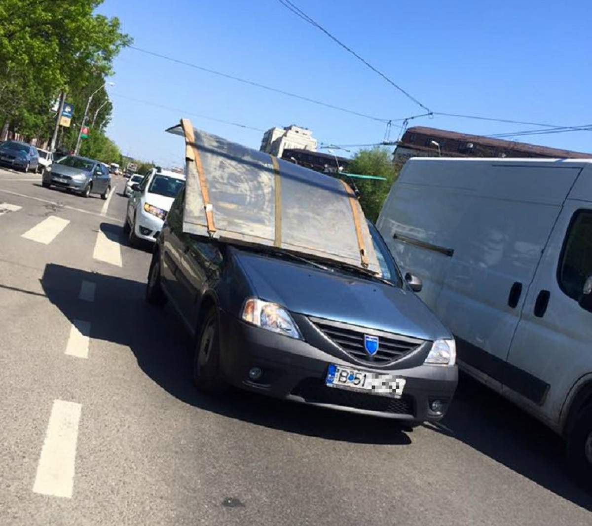 Dacă prostia ar durea, mulţi s-ar tăvăli în chinuri! Ireal ce a făcut un șofer pe străzile din România