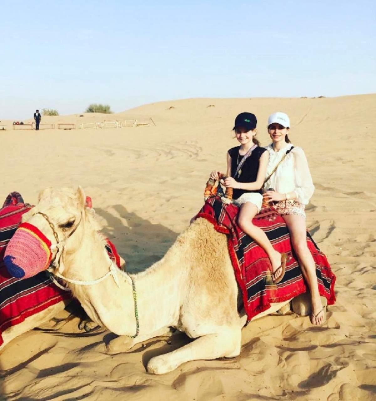 VIDEO / Lux şi distracţie în Dubai! Irinuca Columbeanu, experienţe noi alături de Monica şi Ramona Gabor