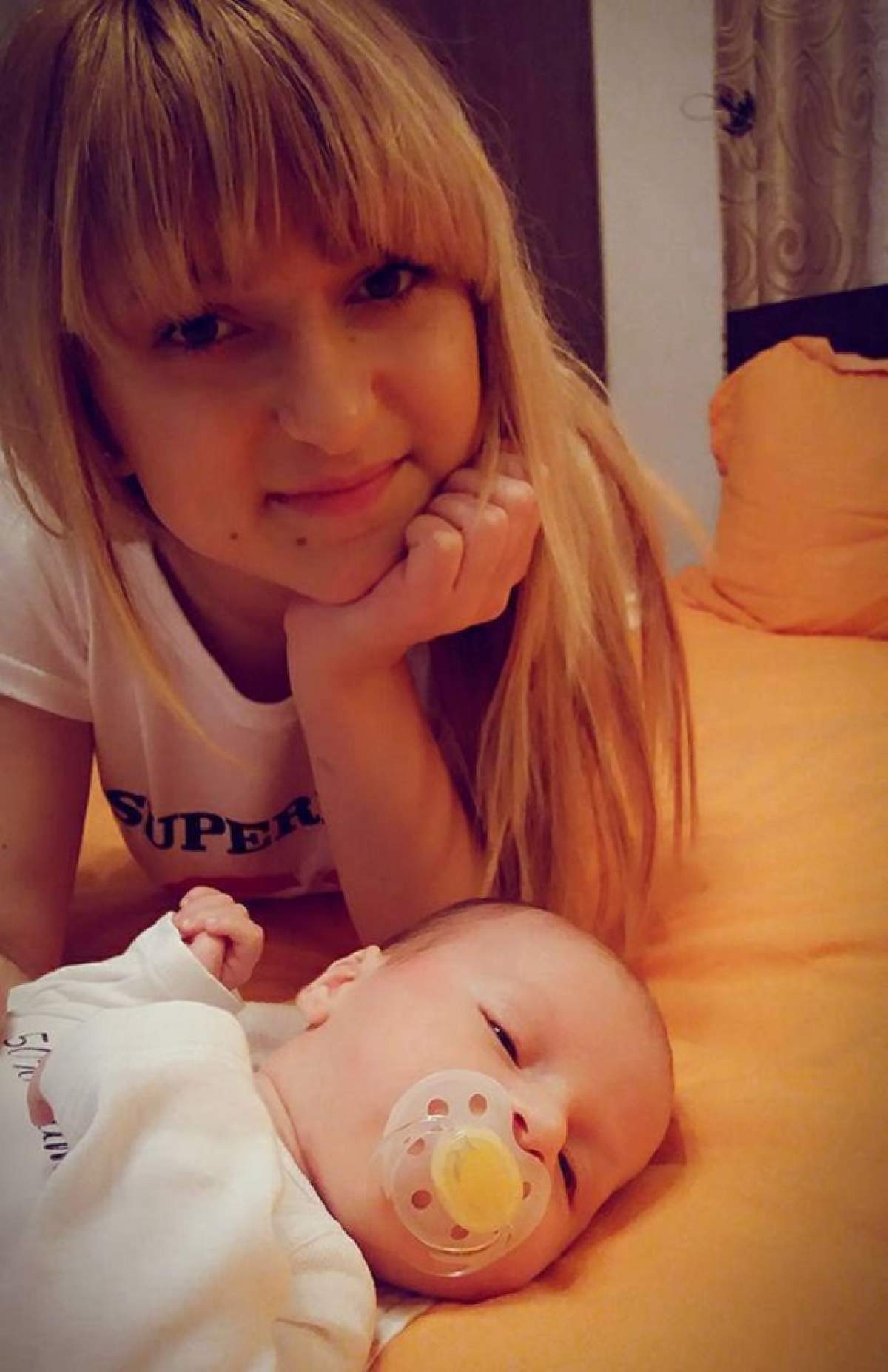 FOTO / Sărbătoare mare în casa Cristianei şi a lui Marian, foşti concurenţi la "Mireasă pentru fiul lor"! Băieţelul lor împlineşte 4 luni