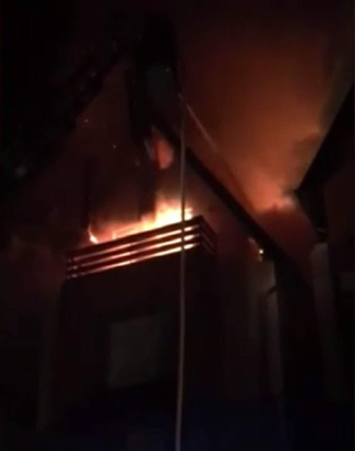 FOTO / Incendiu puternic la un hotel de 5 stele din Sinaia