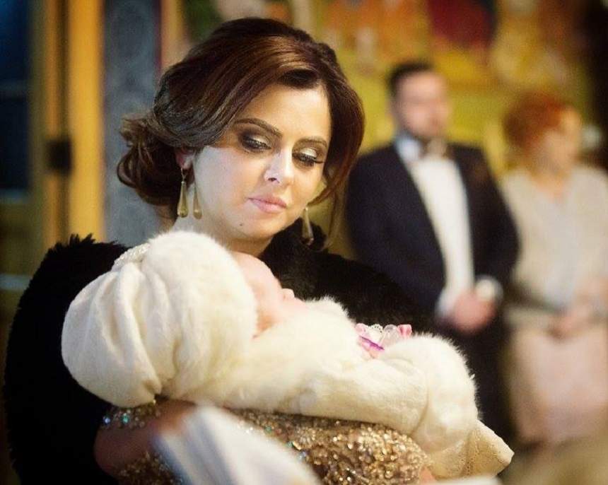 FOTO / Botez în familia Alinei Vidican, fratele și soția acestuia au fost nașii unei fetițe!