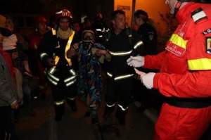 Incendiu puternic în Bucureşti! 42 de oameni au primit ajutor medical la faţa locului, iar 8 au fost internaţi