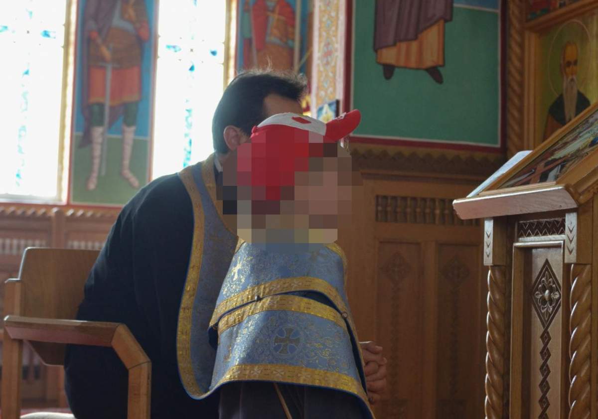 Un preot a călcat strâmb în faţa Domnului, cu un băieţel! A făcut acelaşi lucru şi cu dascălul