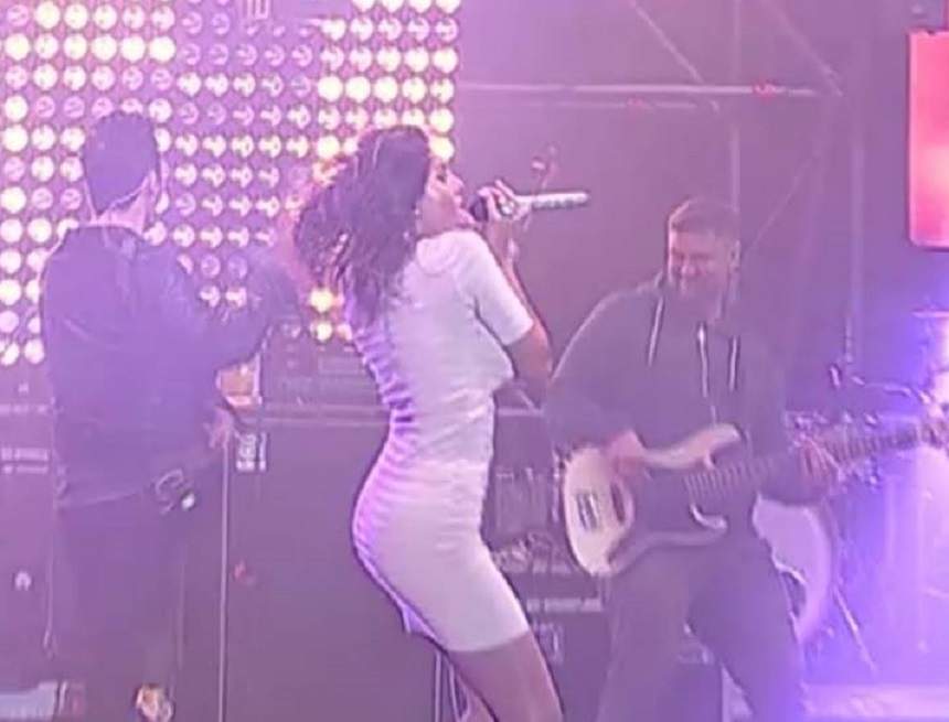 VIDEO / Dan Balan, spectacol pe scenă alături de o bombă sexy!