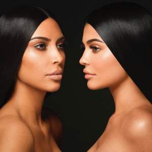 FOTO / Kylie Jenner i-a luat faţa surorii ei mai mari, Kim Kardashian! Imaginile cu posteriorul ei înnebunesc Internetul