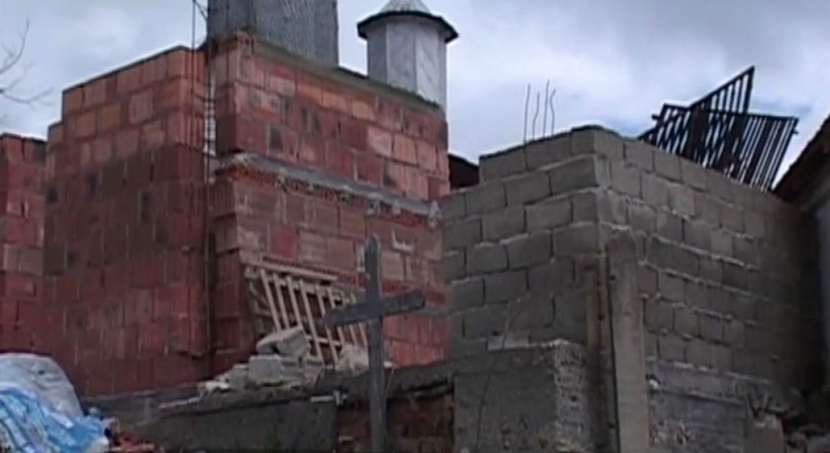 VIDEO / Satul din România unde morții nu se îngroapă! Sunt "depozitaţi" în sertare, deasupra pământului