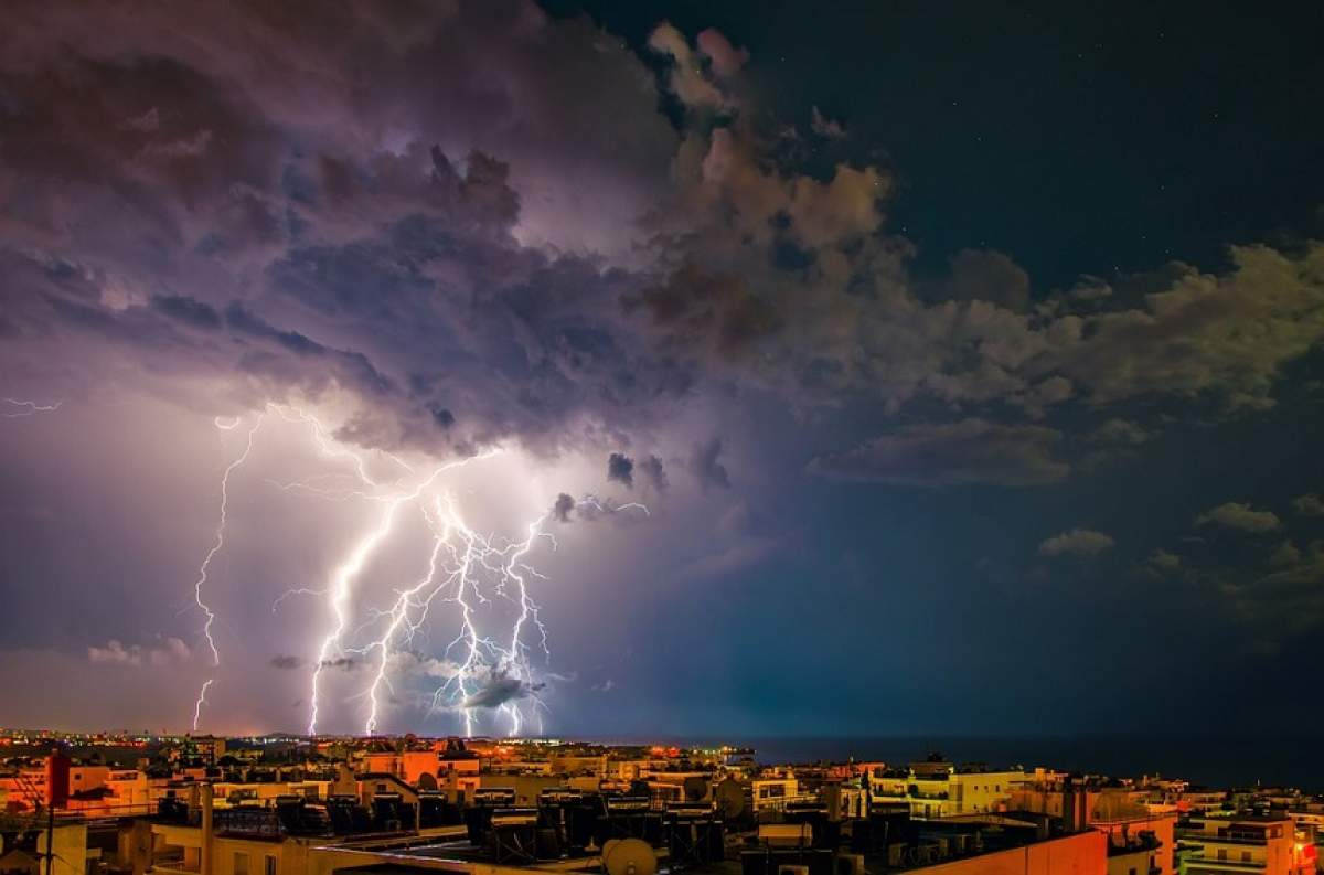 Weekendul acesta vine potopul! Anunţul făcut de meteorologi în urmă cu puţin timp