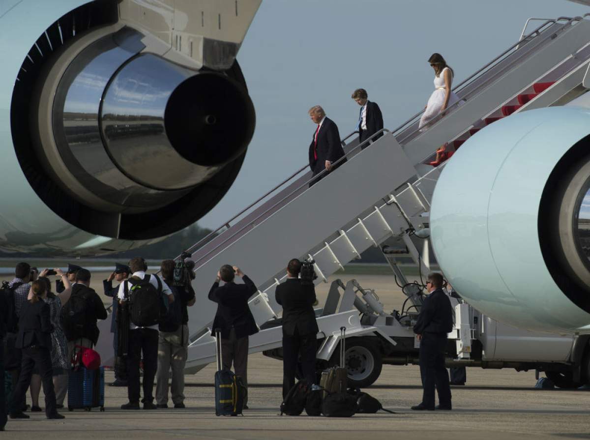 FOTO / Doi dintre băieţii lui Donald Trump,vizită secretă în România! Unul a ajuns într-un sat din Giurgiu