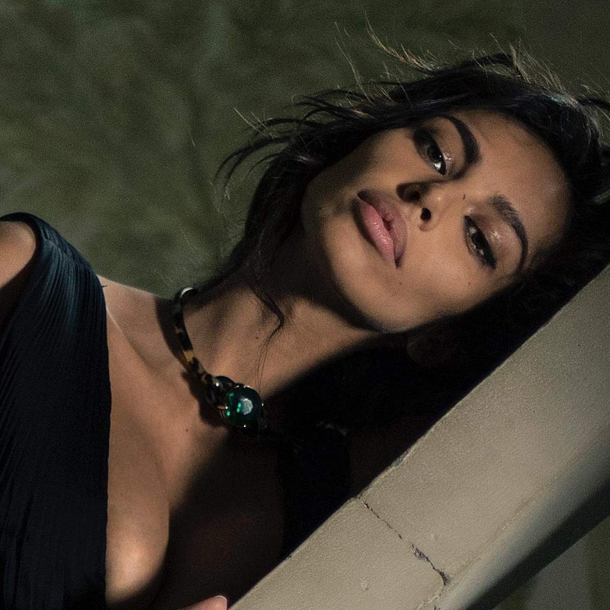 FOTO / Mădălina Ghenea a pozat TOPLESS! Este cu siguranţă cea mai invidiată proaspătă mămică