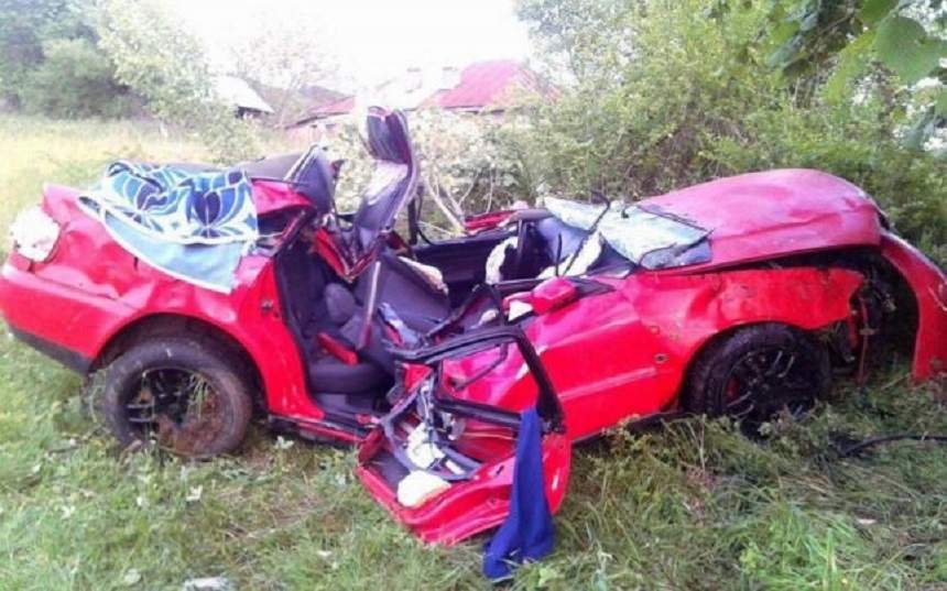 FOTO / Un fotbalist a MURIT într-un tragic ACCIDENT rutier! Mașina s-a făcut bucăți