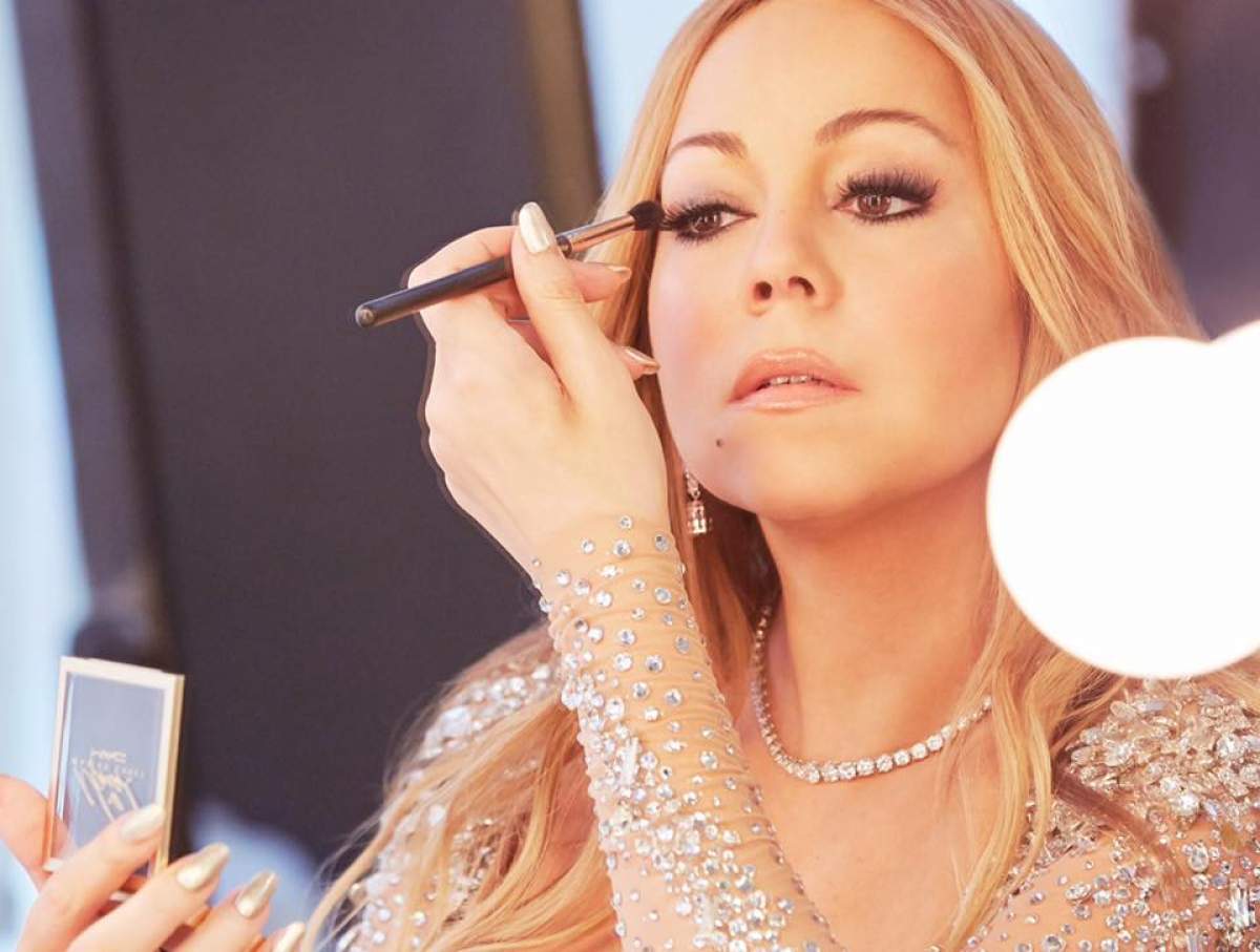 FOTO / Mariah Carey, cu sânii sugrumați la un eveniment monden! Și-a luat un corset prea mic