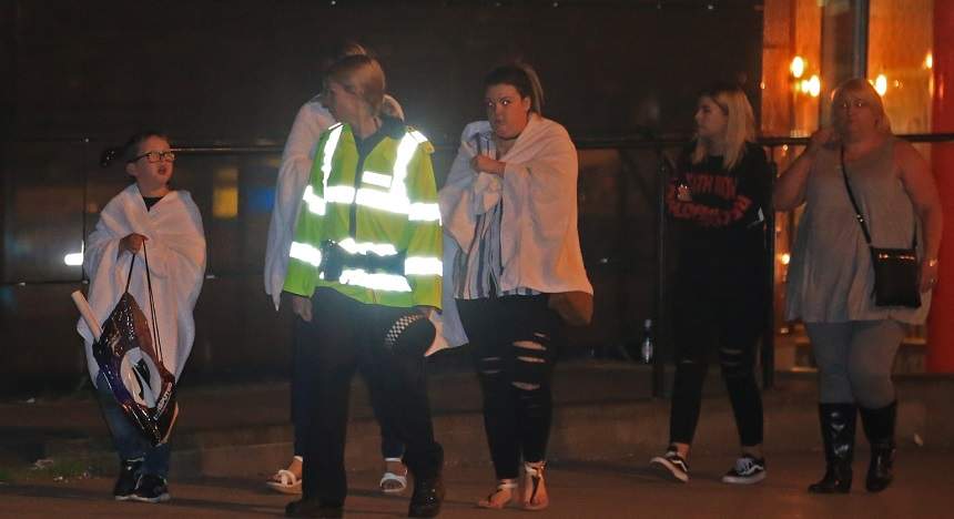 Prima reacţie a Arianei Grande după explozia de la finalul concertului ei din Manchester: "Sunt devastată"