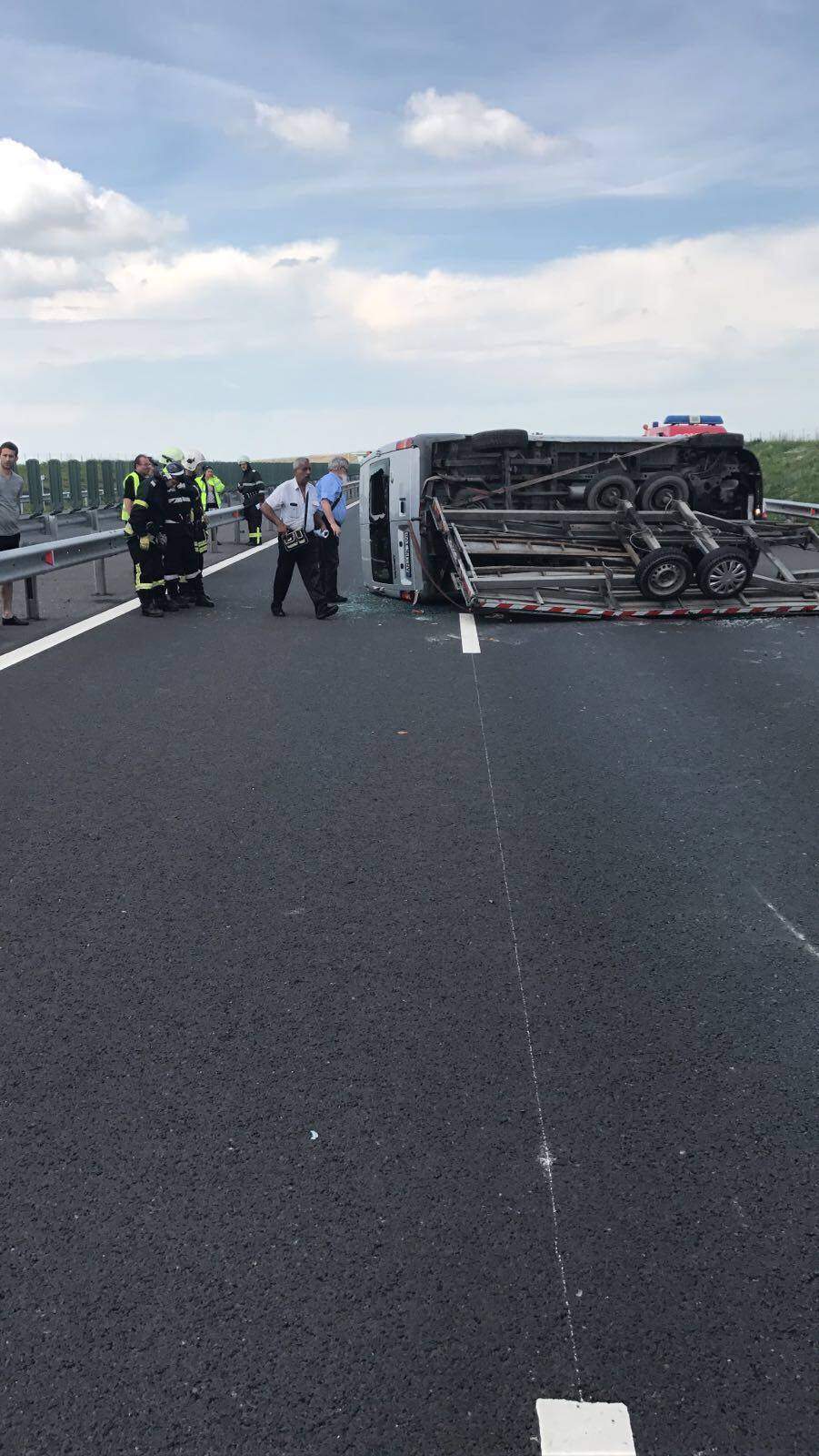 Accident GRAV între două microbuze și un autoturism! S-a declanșant plan ROȘU de intervenție