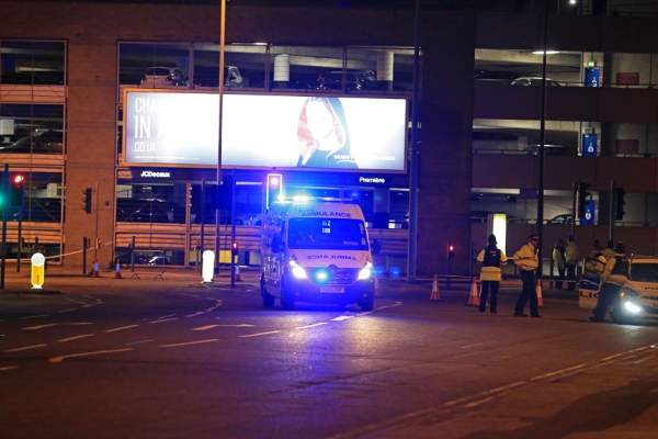 Au uitat de rivalitate! United şi City au transmis mesaje emoţionante după atacul terorist de la Manchester!