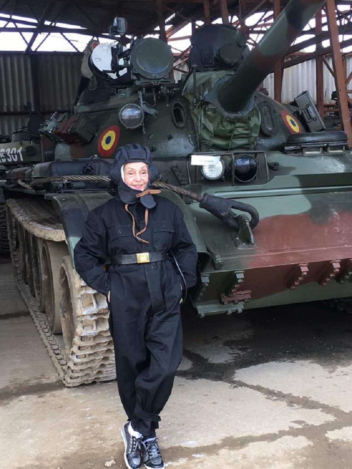 VIDEO / Marina Voica, provocarea vieţii ei! Artista a învăţat să conducă tancuri de război la 80 de ani
