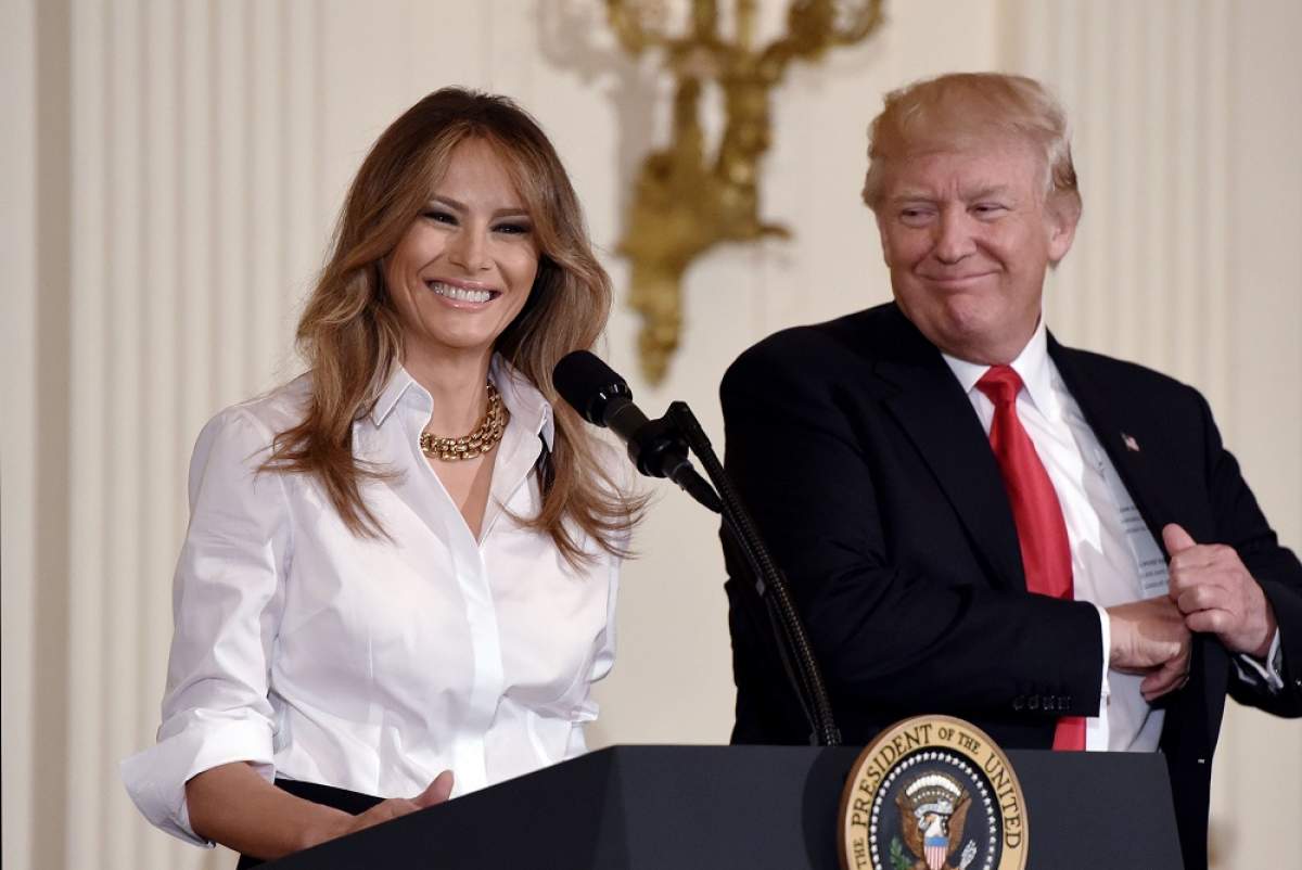 VIDEO / Melania Trump, gest necontrolat într-o vizită oficială! De ce a refuzat să-l ţină de mână pe preşedintele SUA