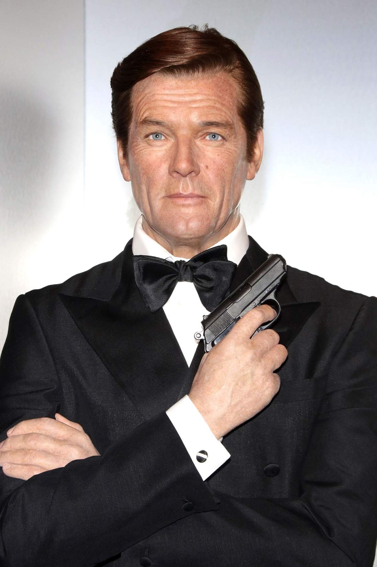 Roger Moore, actorul care l-a interpretat pe agentul James Bond, a murit la 89 de ani