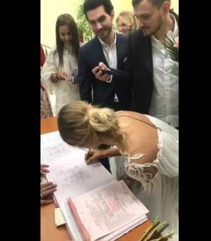VIDEO / Sora Deliei, fericită doar pe jumătate la căsătoria civilă! Persoanele pe care le iubeşte cel mai mult au lipsit