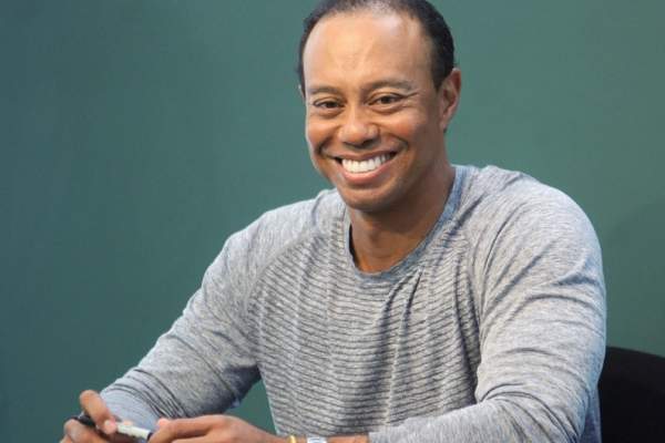 Jucătorul de golf Tiger Woods a fost a fost reţinut