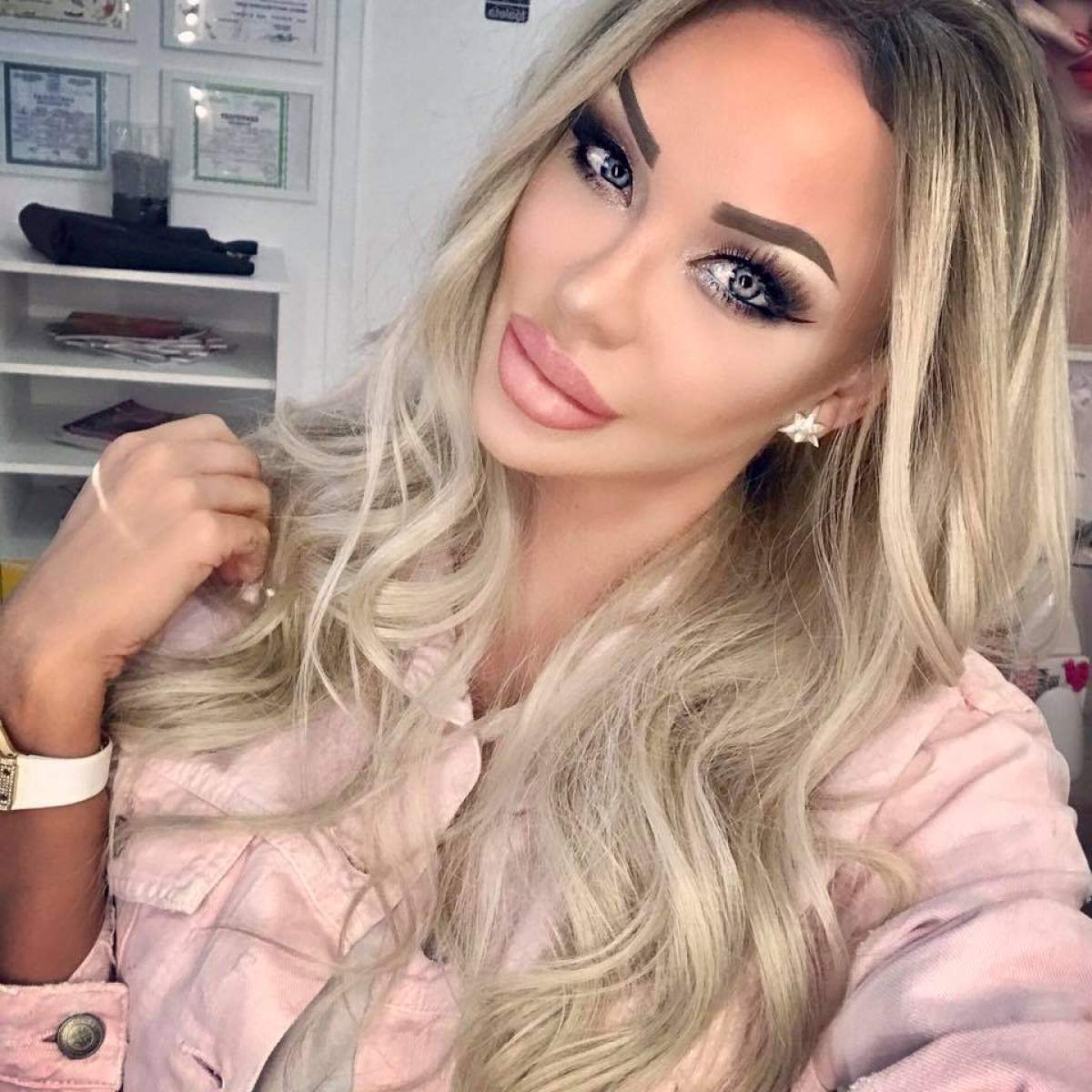 Bianca Drăguşanu, selfie cu burtica la vedere, la mai bine de şapte luni de când a născut!