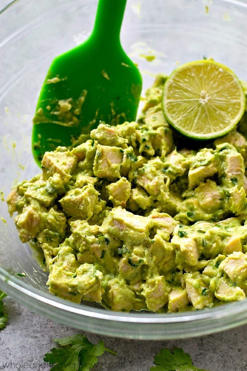 O reţetă delicioasă şi sănătoasă! Salată de pui cu avocado