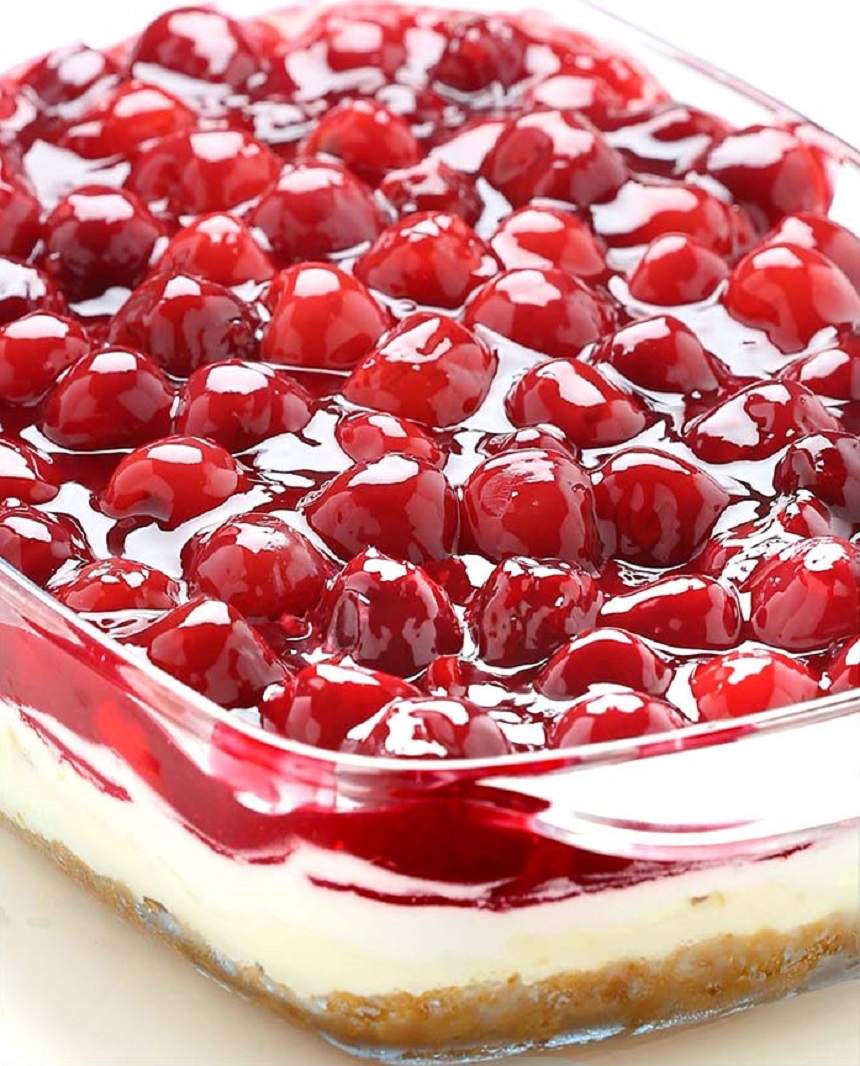 Un desert de sezon! Cheesecake cu cireşe