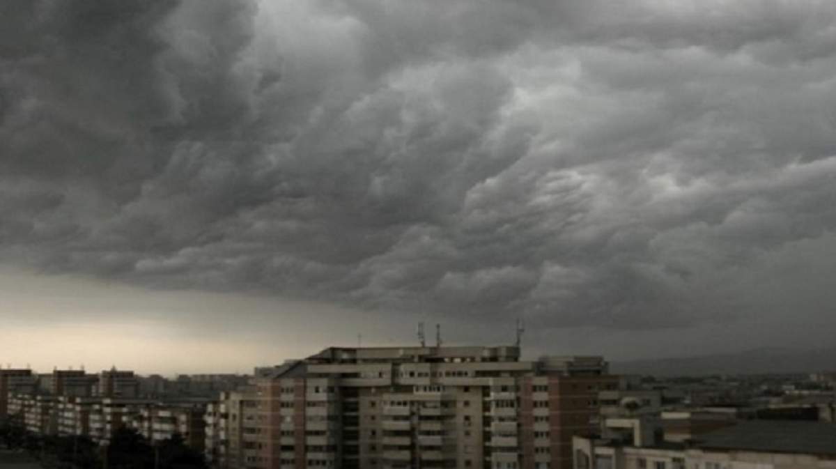 UPDATE! Cod PORTOCALIU de vreme rea! Furtună și în București