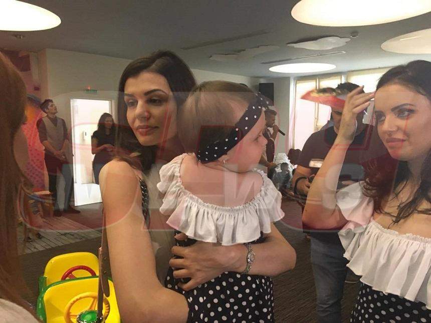 FOTO / După ce a vorbit despre gemeni, Monica Gabor își exersează din nou rolul de mamă!