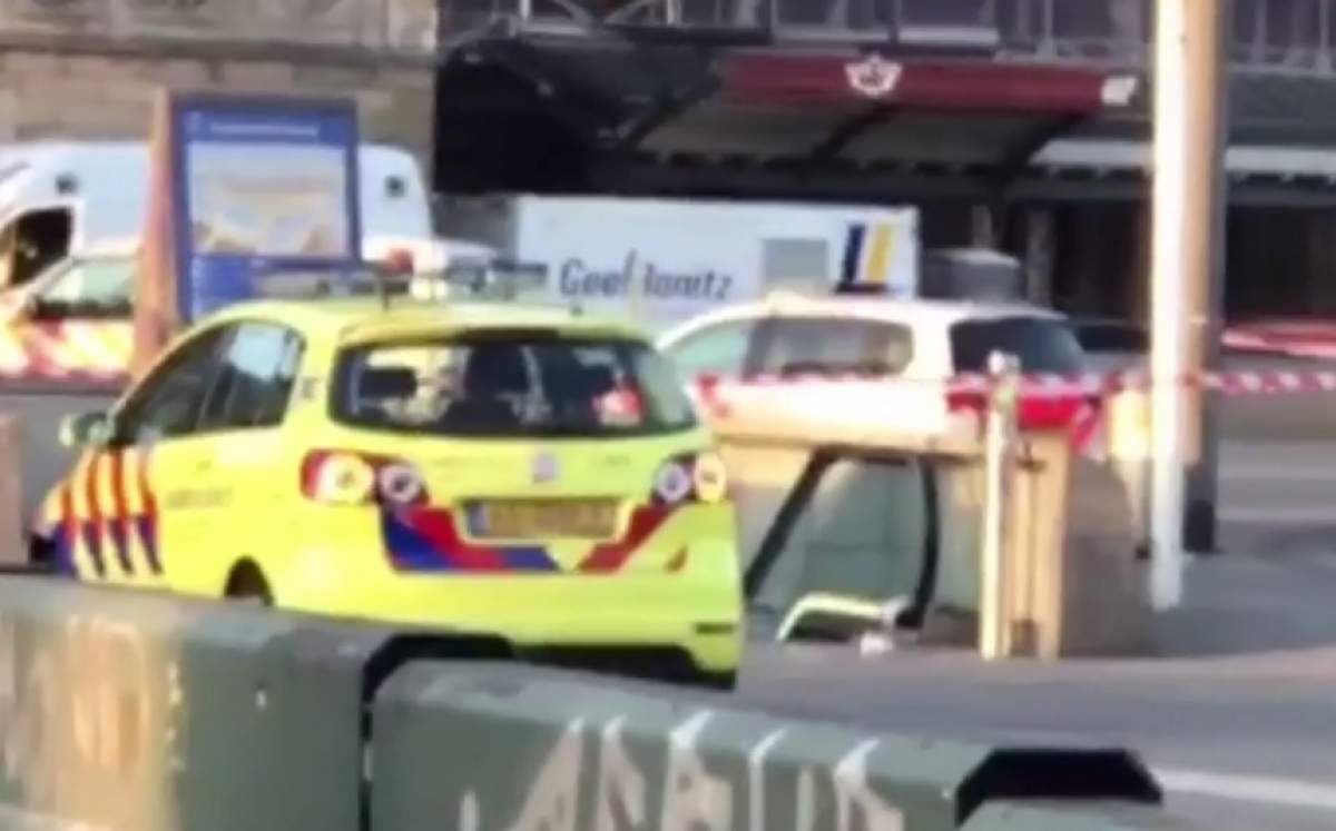 VIDEO / Momente de panică la Amsterdam. Un bărbat a intrat cu maşina în trecători