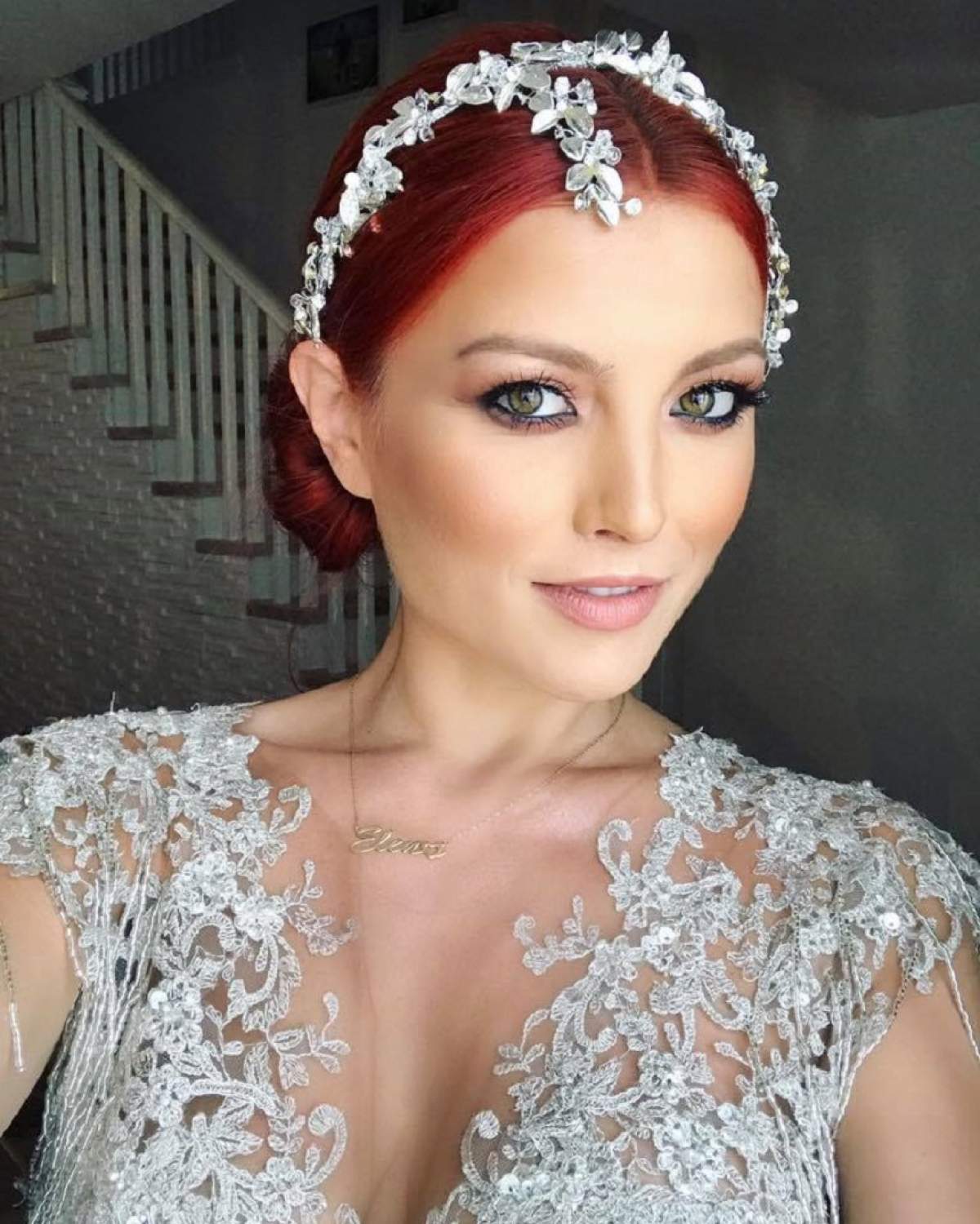 FOTO / Elena Gheorghe mai are puţin şi devine mamă pentru a doua oară! Cum a apărut cântăreaţa