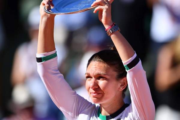 VIDEO / Simona Halep a ajuns în România după eşecul de la Roland Garros! Primele declaraţii ale tenismenei