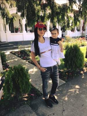 VIDEO / Fetița Andreei Tonciu crește mai mare pe zi ce trece! Uite ce face fetița la vârsta de un an