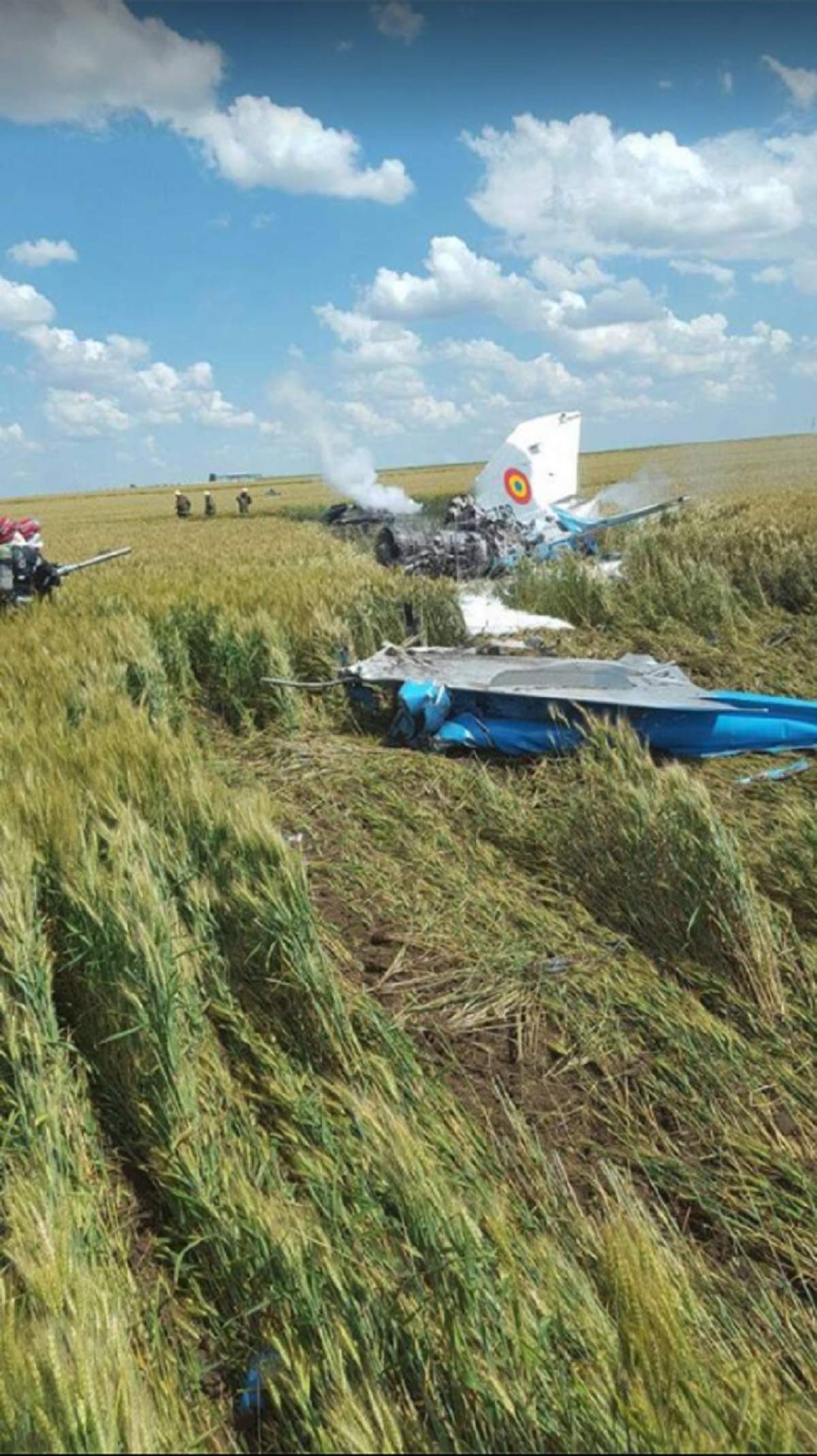 UPDATE: Un avion MIG s-a prăbuşit în apropierea Aeroportului Mihail Kogălniceanu, în Constanta! Ar fi lovit un stol de păsări