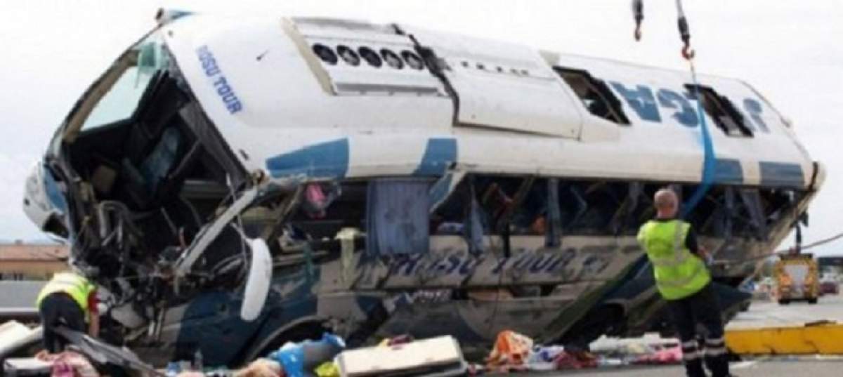 ACCIDENT ÎNGROZITOR! Un autocar care transporta 41 de copii a fost implicat
