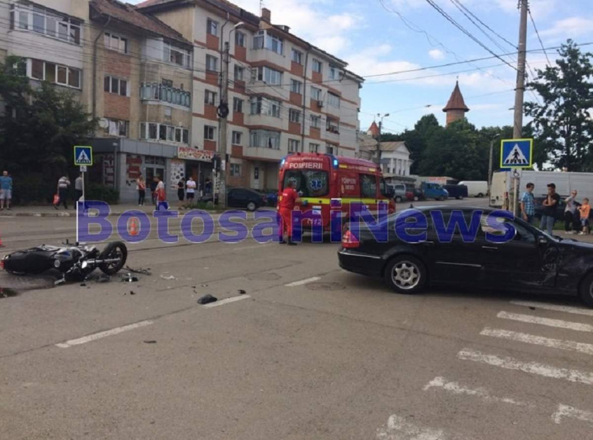 Accident grav în Botoşani! Un motociclist a fost lovit puternic de o maşină