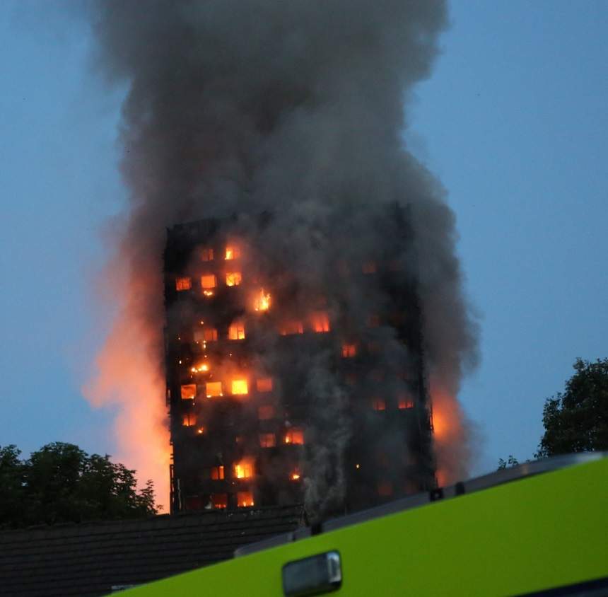 UPDATE: VIDEO / Bilanţul victimelor incendiului uriaş din Londra! Peste 70 de persoane rănite, dintre care 20 în stare gravă