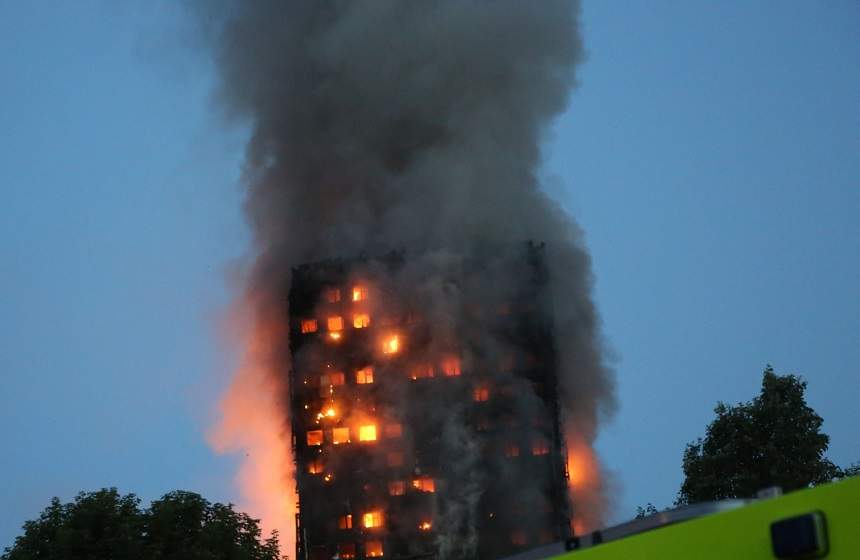 VIDEO / O vedetă de la noi, în pericol în Londra! Imagini dramatice surprinse de ea cu incendiul puternic