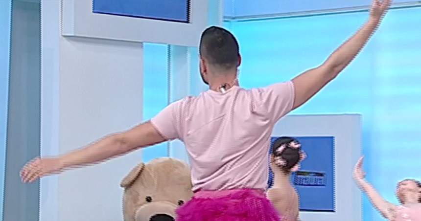 VIDEO / Moment artistic la "Star Matinal"! "Balenina" Răzvan Botezatu s-a rupt în figuri pe poante