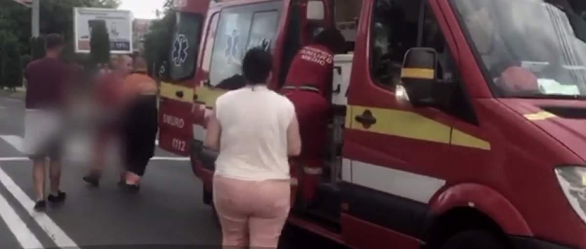 VIDEO / O adolescentă de 16 ani a fost spulberată de maşina unui şofer urmărit de poliţişti, în Piatra Neamţ
