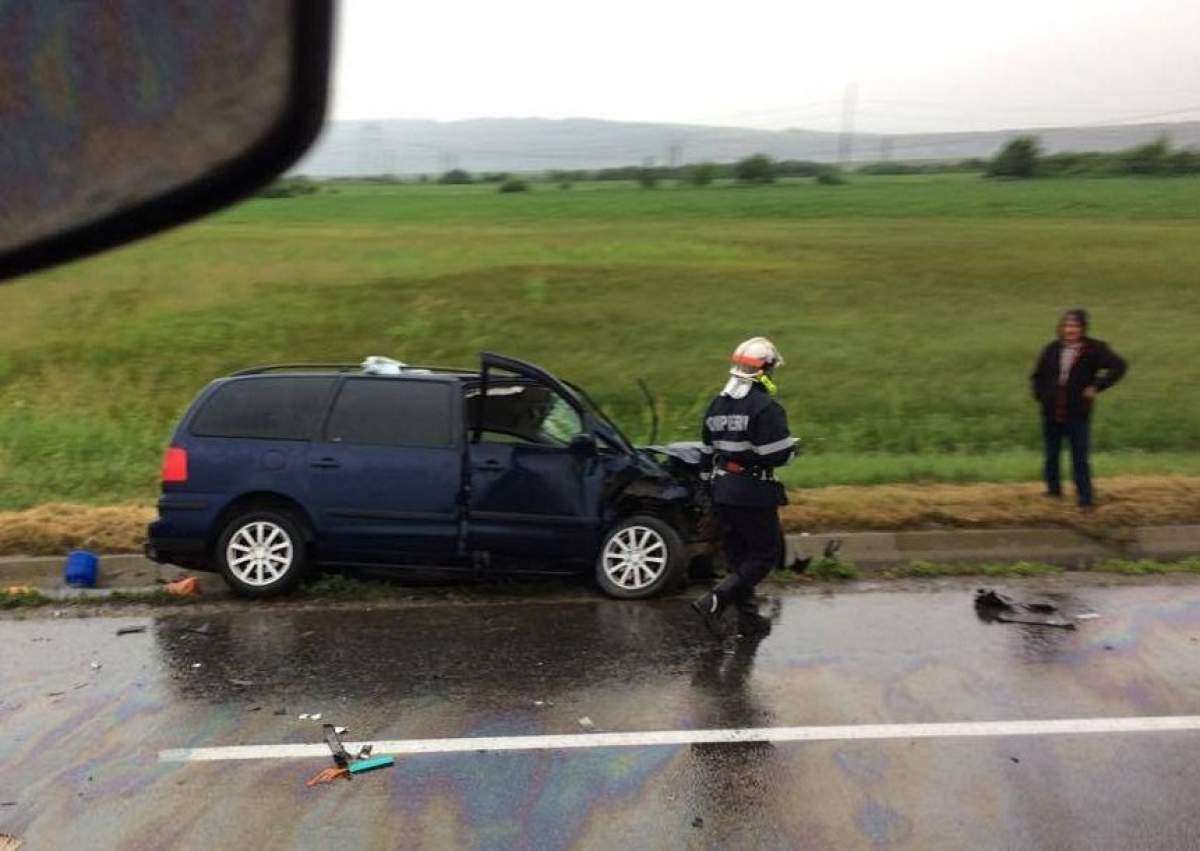 FOTO / ACCIDENT GRAV de mașină pe DN 2! O persoană a MURIT, iar alte 4 sunt rănite