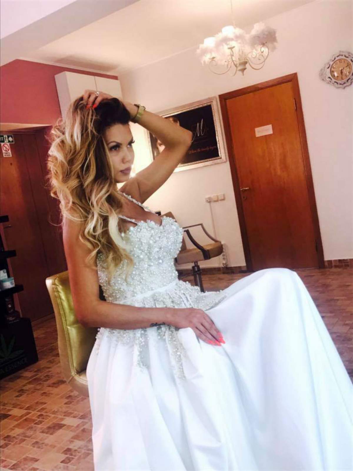 FOTO / Beyonce de România s-a căsătorit în secret!?! Bijuteria de pe inelar i-a pus pe fani pe jar